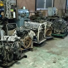 オールドMベンツエンジンリビルト専門工場.EV一色の時代残したいMB車名器の数々の画像
