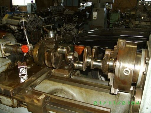 オールドMベンツエンジンリビルト専門工場.EV一色の時代残したいMB車名器の数々