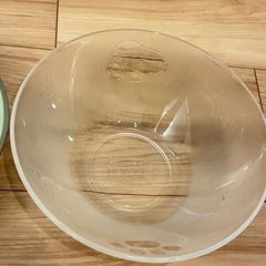 スヌーピーガラス皿　緑のお皿の画像