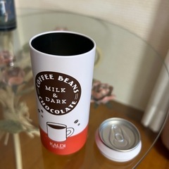 空き缶　KALDI コーヒービーンズミルク&ダークチョコレート 100g缶の画像