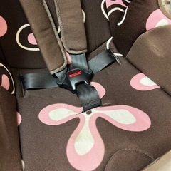 joie チャイルドシート ブラウン 花柄の画像