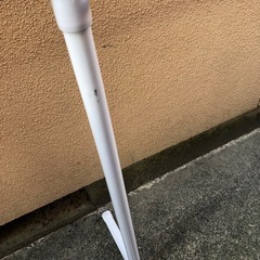 高さ調節できるハンガーラックの画像
