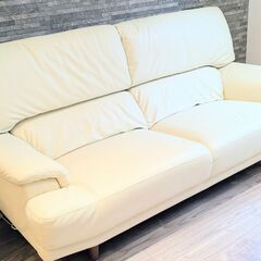 ソファー　高級感　オフホワイト　三人掛けの画像