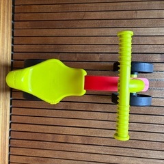 四輪車、乗り物玩具の画像