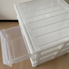 押入れ収納キャスター付きの画像