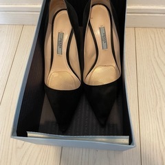 PRADA スエードパンプス　24.0の画像