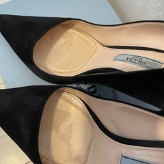 PRADA スエードパンプス　24.0の画像