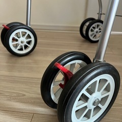 歩行器　介護の画像
