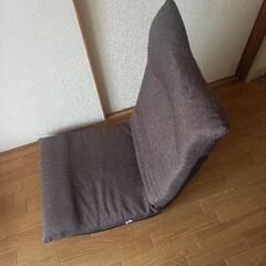 座椅子ブラウンの画像