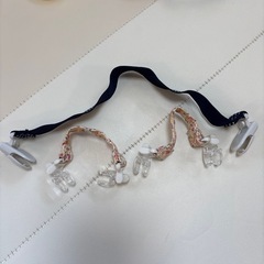 おもちゃをぶら下げるチェーンと帽子クリップのセットの画像