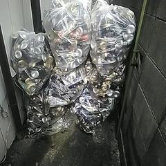 大量のアルミ缶無料です。の画像