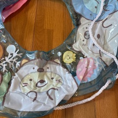 女の子浮き輪の画像
