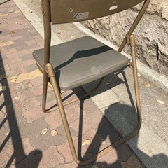 折りたたみパイプイスの画像