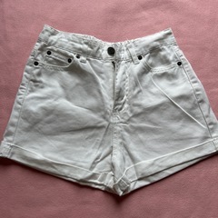 美品・INGNIデニムショートパンツ
の画像