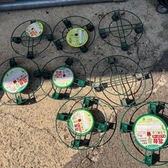 11159😺　まとめて　キャスター付き花台の画像