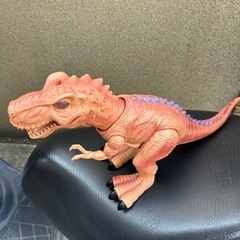 ジェラシックワールド恐竜:  サイズ約高さ26㌢長さ40㌢幅15㌢  吠える 歩く 光る 動作確認しました。の画像