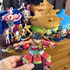 ぬいぐるみとフィギュアの画像