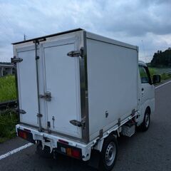 冷蔵冷凍車！-20℃、4WD、100V電源付き、加温機能付き！の画像