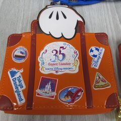 ( こ-C-150 )東京ディズニーリゾート ３５周年 ２個セット ミッキーマウス バケーションパッケージ コインケース カードケース パスケース ストラップ付 中古の画像