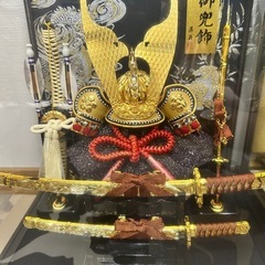 美品✨【端午の節句 飾りセット】豪華 兜飾り ＆ 弓太刀飾り ケース入りの画像