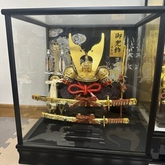 美品✨【端午の節句 飾りセット】豪華 兜飾り ＆ 弓太刀飾り ケース入りの画像