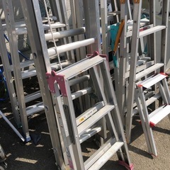 アルミ脚立大放出❗️大3000円 中2000円 小1000円 特小500円 早いもの勝ち❗️の画像