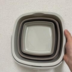 早く渡せる人優先　折りたためるバケツ