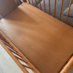 木製　ベビーベッドの画像