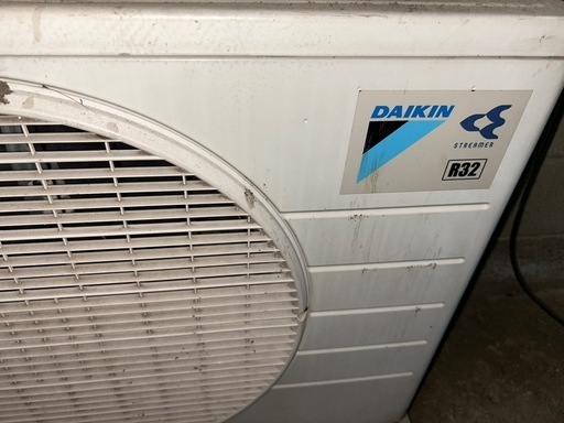 ダイキンエアコン3.6kw100V2016年製取り付け費込み 