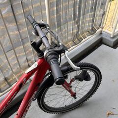 メテオストリーム F レッド 外装6段変速 22型 子供用自転車
の画像