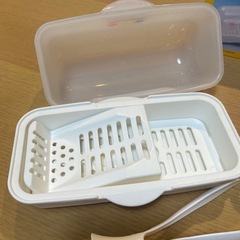 哺乳瓶消毒器とおまけの画像
