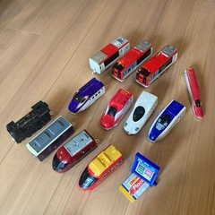 プラレール　新幹線　こまち　動作確認済み　おまけでハッピーセットのプラレールの画像