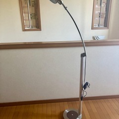 間接照明　フロアライト　の画像