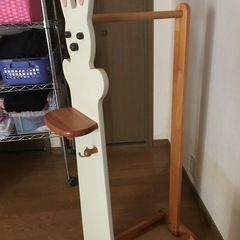 子供用洋服ラックの画像