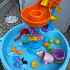 コストコ　ウォーターテーブル　水遊びの画像
