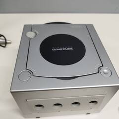 【美品】Nintendo ゲームキューブ DOL-001/コントローラーありの画像