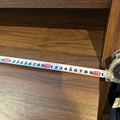 シンプルなウッドデスクの画像