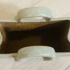 【花瓶】コスモス柄　バッグ型　一輪挿し　小物入れ　ペン立て　陶器の画像