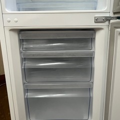 激安販売!! 大きめ175L!! Hisense 2023年 HR-D1701W 2ドア ノンフロン冷凍冷蔵庫の画像