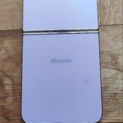 Samsung Galaxy Z Flip4 

の画像