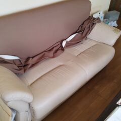お値引き交渉OK　高級革ソファー3点セットの画像