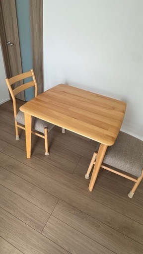 ダイニングテーブルセット　ニトリ