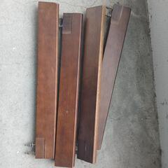 ダイニンクテーブルの画像