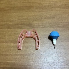 軟式テニスボールのエアゲージと空気入れ(中古ボール付)の画像