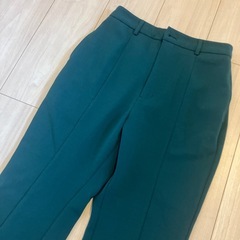 2回使用 GU パンツ グリーン Lサイズの画像