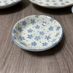 萌窯 丸谷焼　花柄 桜柄 ブルー 三寸皿　六寸皿　6枚セット　豆皿　醤油皿　中皿の画像