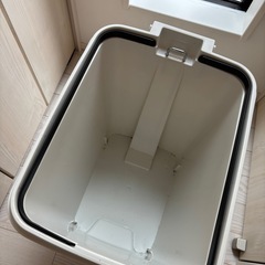 45Lゴミ箱 /16日、17日引き取り歓迎の画像