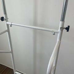 ぶら下がり健康器  懸垂機の画像