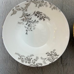 【新品未使用】WEDGWOOD ヴェラ•ウォンヴェラレース プラチナ・ゴールドの画像