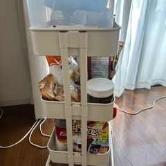 物置きワゴン　本日15時ごろまで引き取り可能な方のみの画像